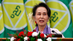 Aung San Suu Kyi dënohet me tre vjet burgim