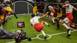 Figo ndihmon në thyerjen e rekordit për një lojë futbolli në lartësinë më të madhe ndonjëherë