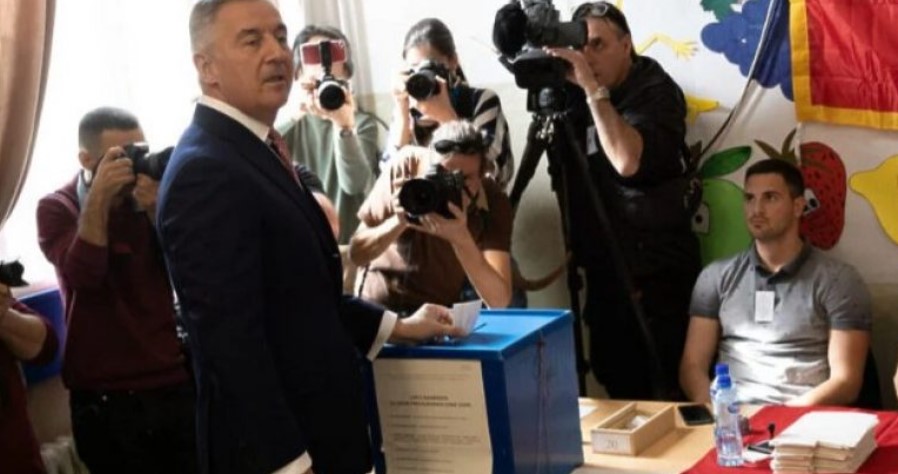 Gjukanoviq voton dhe i jep mesazh Serbisë: Duhet t’i ndryshojë marrëdhëniet me fqinjët e saj