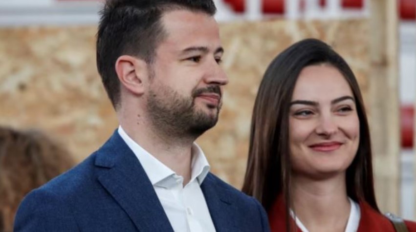 Kandidati për president i Malit të Zi shkon të votojë, por vëren se ka harruar letërnjoftimin