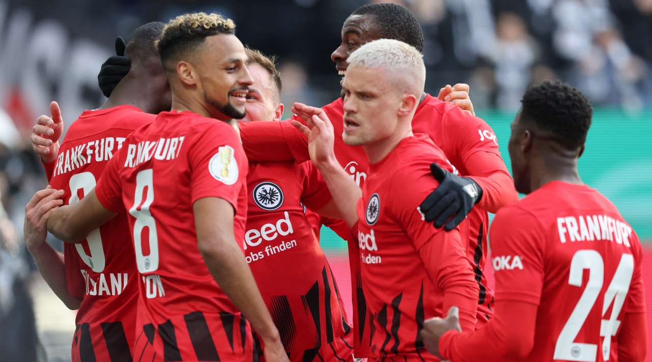Frankfurti kalon në gjysmëfinale të Kupës së Gjermanisë