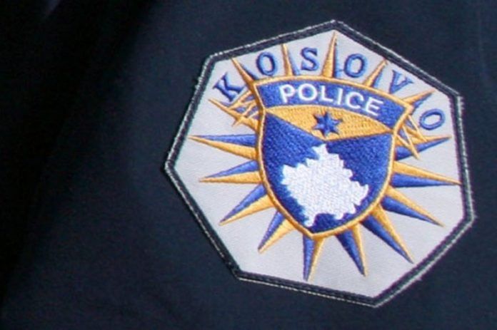Prizrenasi rrah një person, gjatë arrestimit sulmon edhe policinë