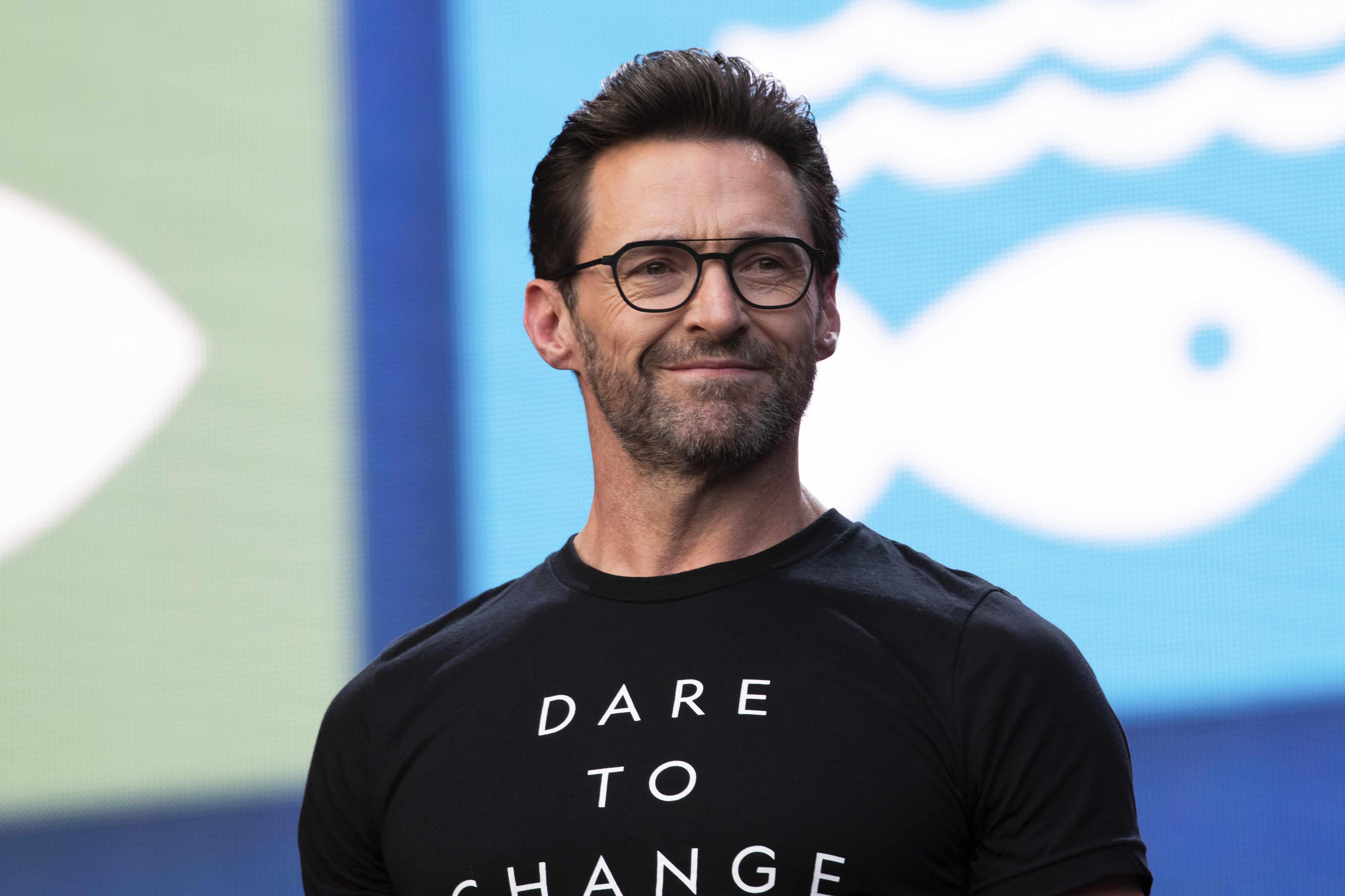 Hugh Jackman i lut fansat të ruhen nga kanceri i lëkurës