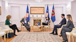 Osmani e ambasadori Hovenier diskutojnë për dialogun Kosovë-Serbi