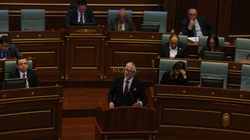 Haxhiu i bën pyetje Vitisë për keqpërdorimet në SHSKUK, ia përmend raportimin e KOHËS