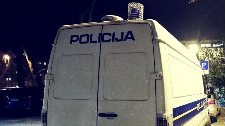 Shtatë kosovarë kapen duke hyrë ilegalisht në Kroaci, arrestohen dy persona