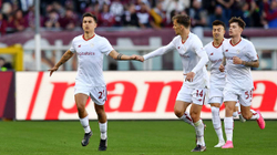 Roma fiton ngushtë për të mbetur në garë për “Champions”