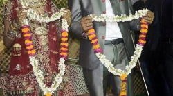Policia në Indi i vihet pas nuses që festoi duke gjuajtur me armë në dasmën e saj