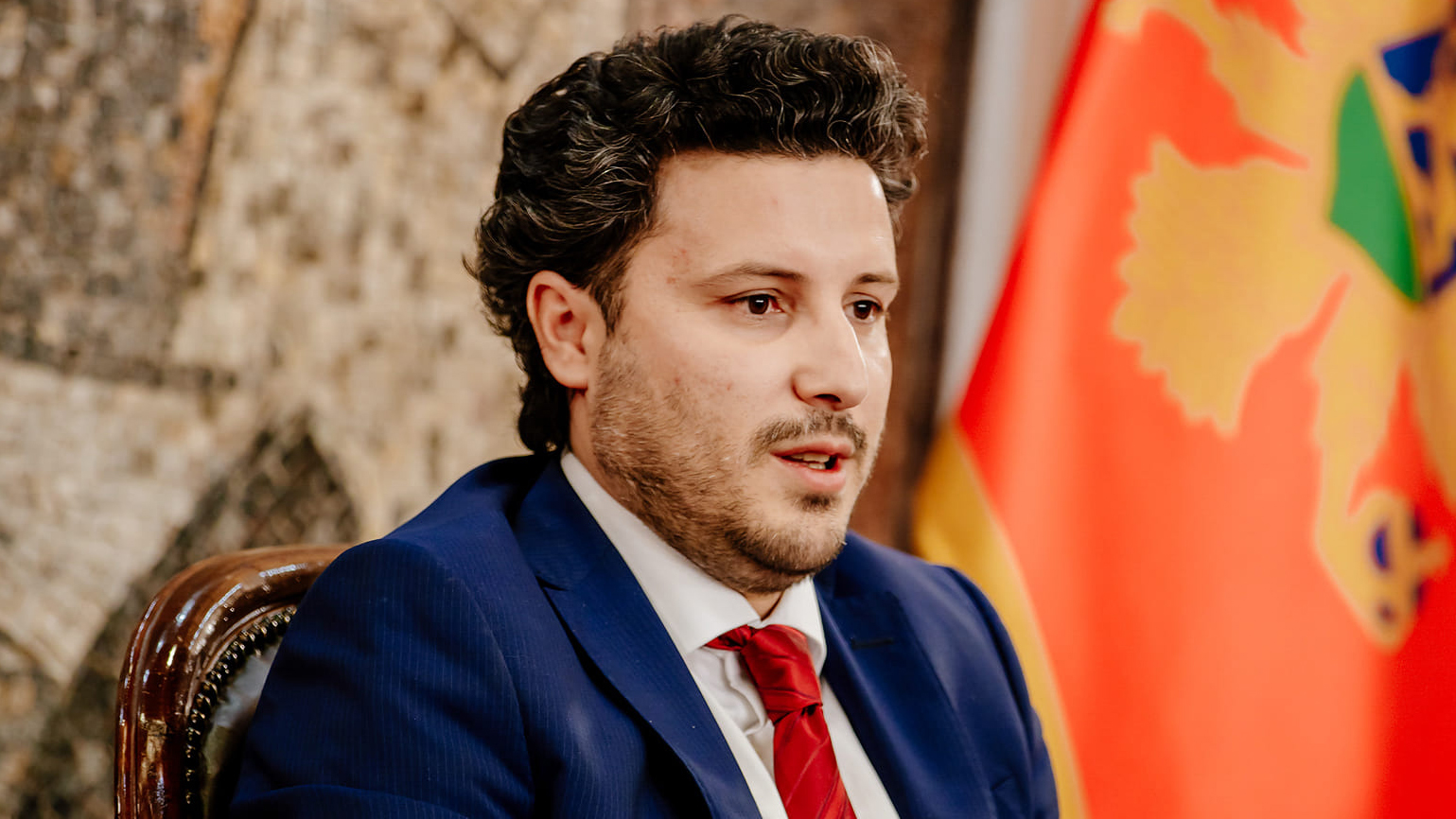 Abazoviq do ta bënte Gjokoviqin “Qytetar nderi” të Malit të Zi