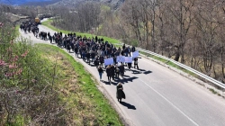 Serbët kërkojnë tërheqjen e policisë nga veriu, Perëndimi dënon incidentin e së hënës