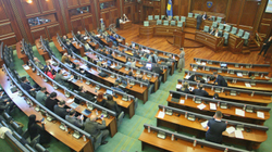 Mungesa e pushtetit dhe bojkoti i opozitës lënë Kuvendin pa vendimmarrje