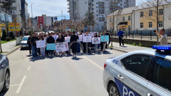 Marsh në Ferizaj kundër përdorimit të narkotikëve nëpër shkolla