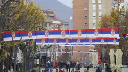 Qytetarit nga Mitrovica e Veriut i vendoset mbishkrimi “UÇK” në veturë, nisin hetimet