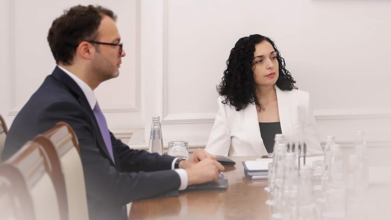Vela: Qeveria e Serbisë po tenton të ndërhyjë në zgjedhjet në veri