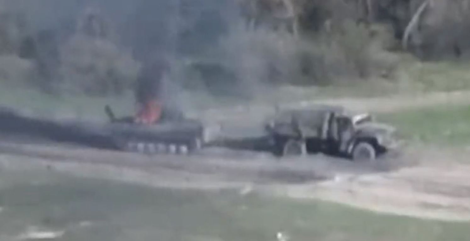 Momenti kur ushtria ukrainase i qëlloi caqet ruse nga distanca
