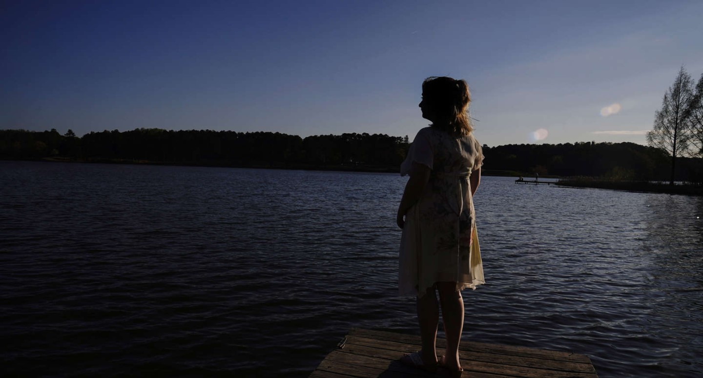 Adoloshente - kriza - mediat sociale