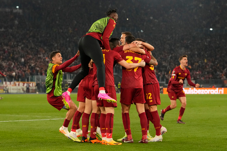 Me fitore të thellë, Roma kalon në gjysmëfinale