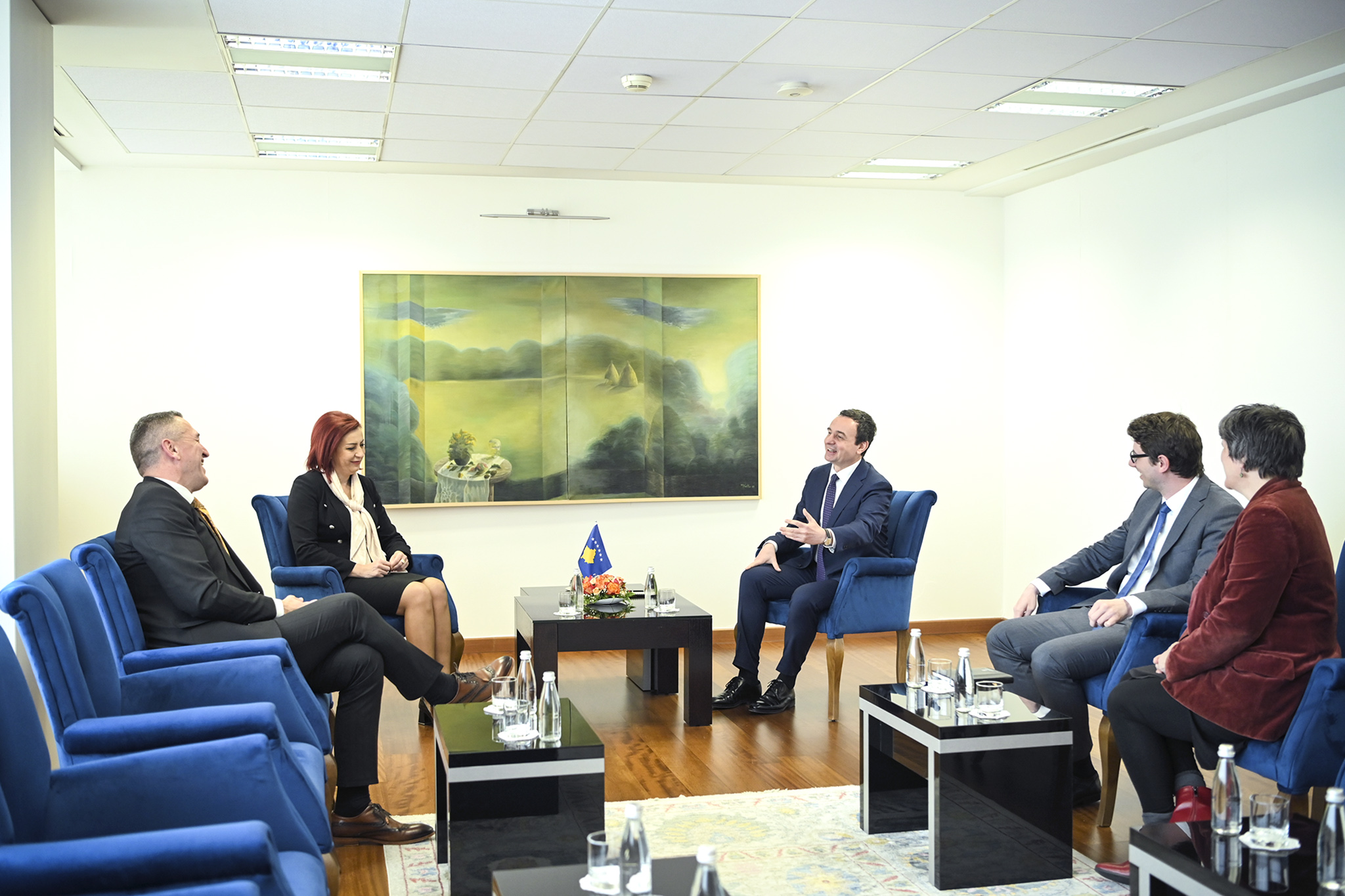 Qeveria me pako mbështetëse prej 3 mln euro për komunitetin joshumicë