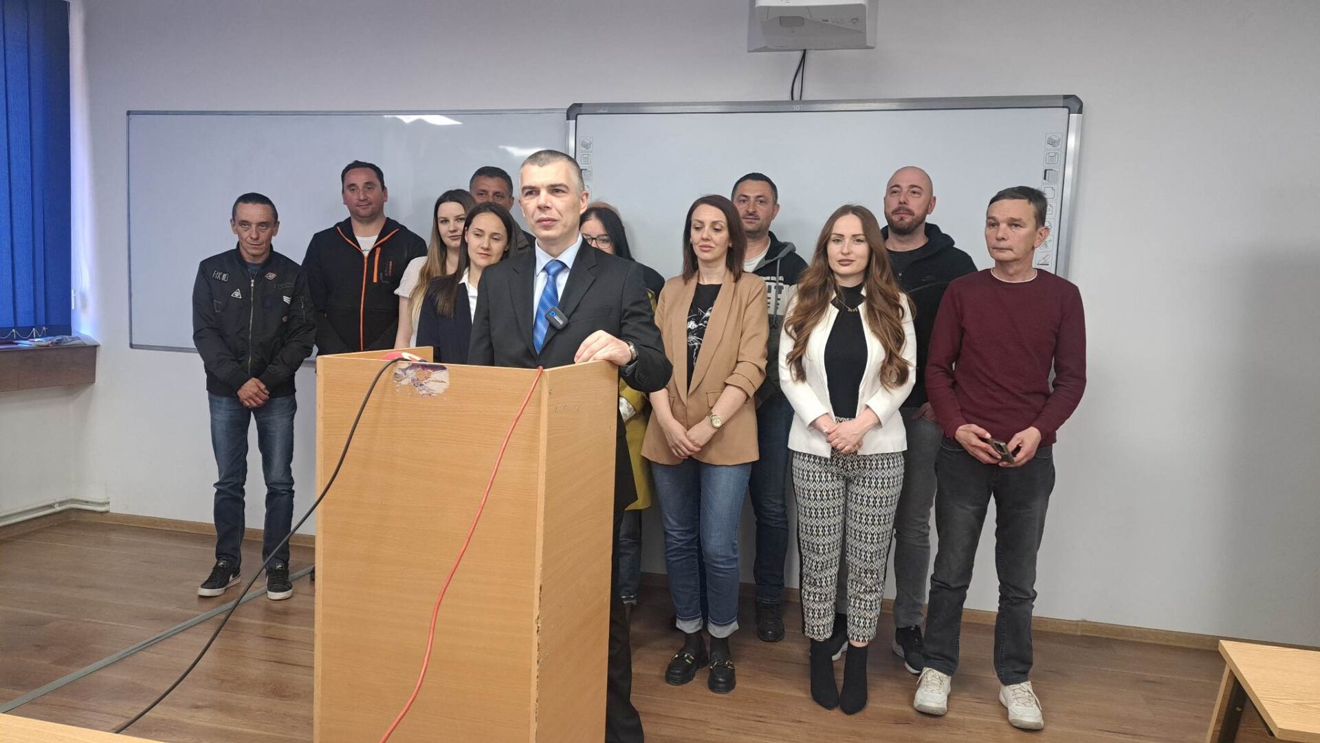 Partia e Jabllanoviqit: Përkrahja e VV-së në veri krahasueshëm me një “dasmë të vogël”