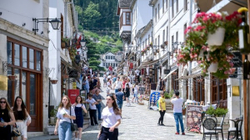 Shqipëria heq përkohësisht vizat turistike për qytetarët e 5 shteteve