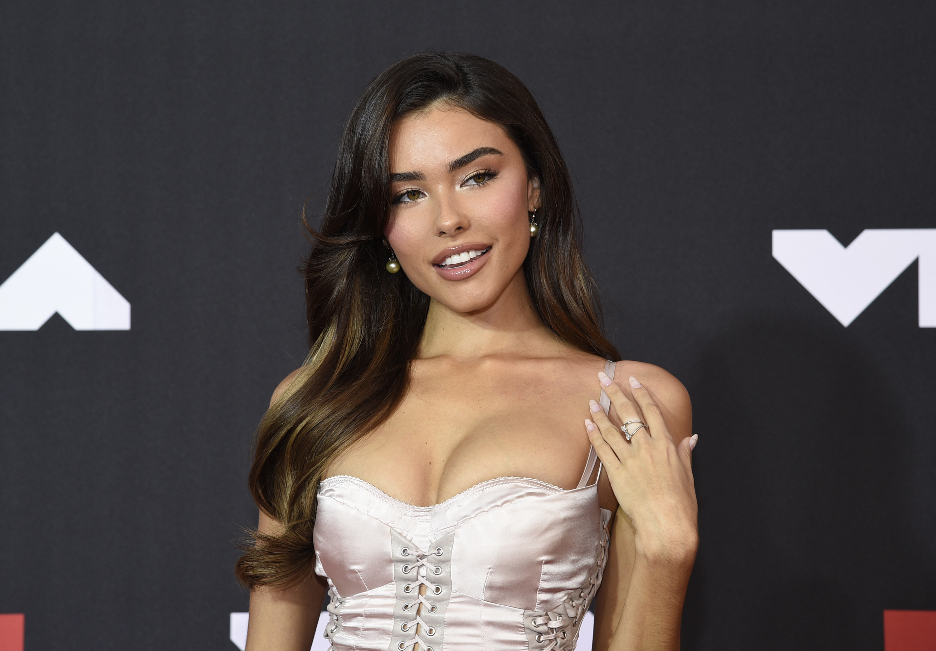 Madison Beer u ka mbijetuar dy tentimeve për vetëvrasje