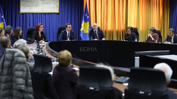 Qeveria premton mbështetje për komunitetin turk në Kosovë