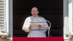 Papa Françesku për herë të parë u jep grave të drejtën e votës në një takim