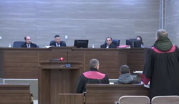 Ish-ministrja Dhurata Hoxha dhe të tjerët lirohen nga akuza për korrupsion