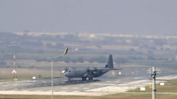 Sulmohet aeroplani turk, vazhdon evakuimi nga Sudani