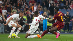 Roma e Milani barazojnë në ndeshjen dramatike