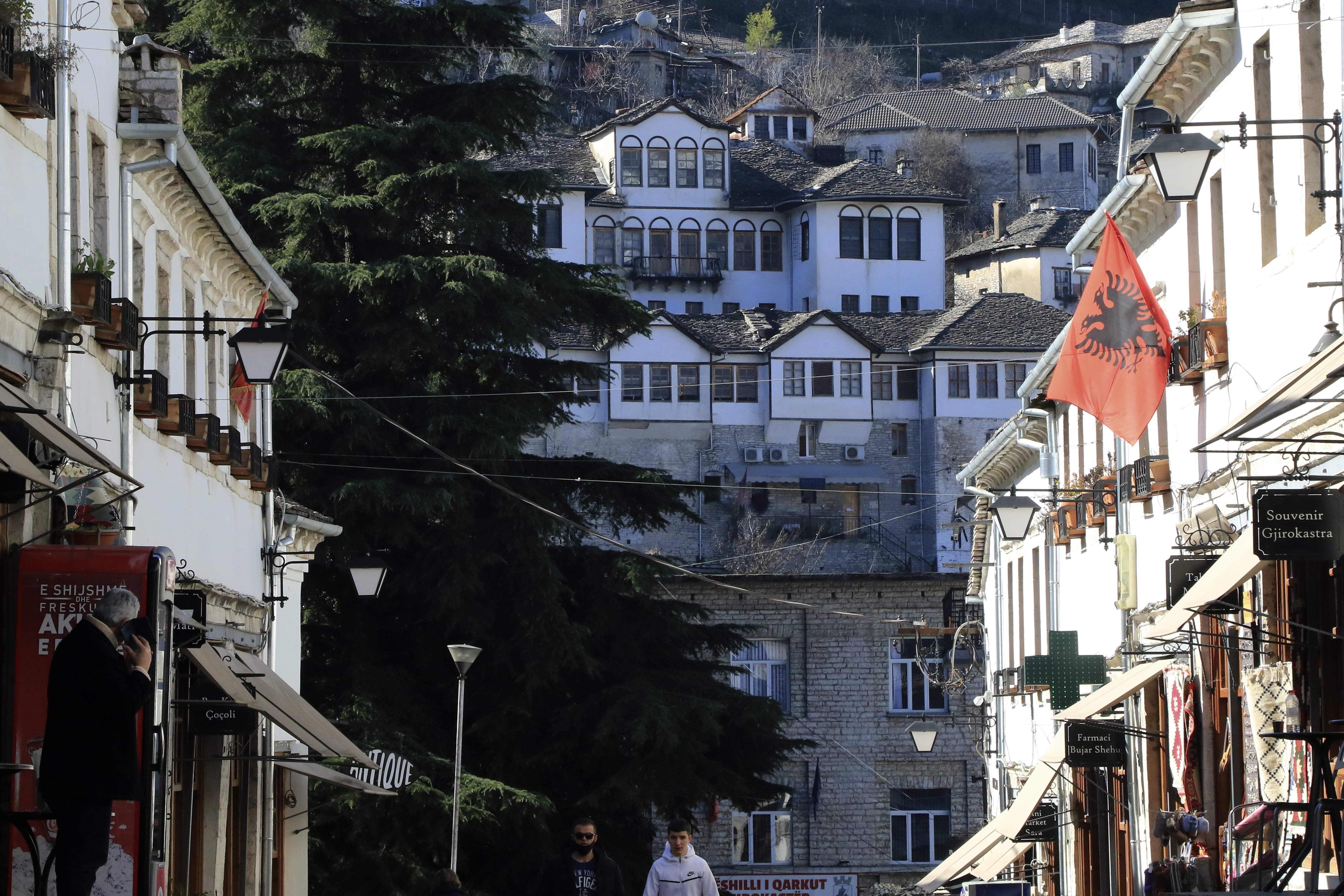 Turistët kërkojnë cilësi, për tre muaj një milion vizitorë në Shqipëri