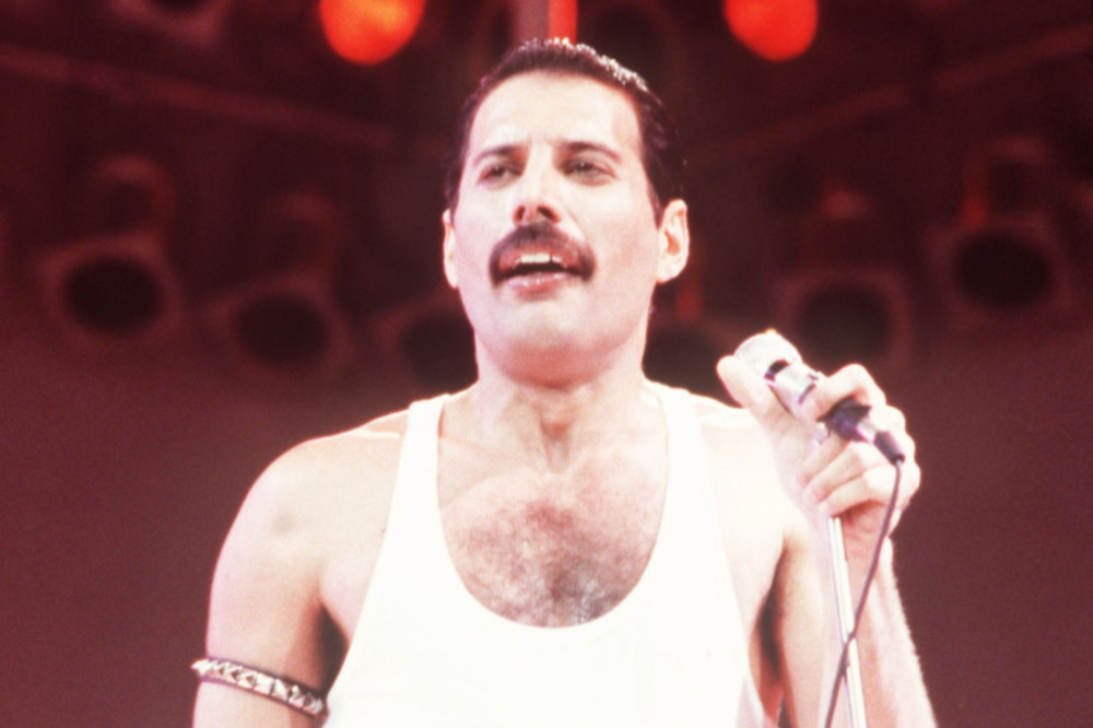 Krehri i mustaqeve të Freddie Mercuryt në shitje për 50 mijë funte