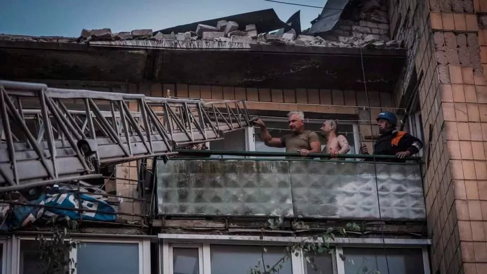 Pesë të vdekur në një sulm rus me raketa në lindje të Ukrainës