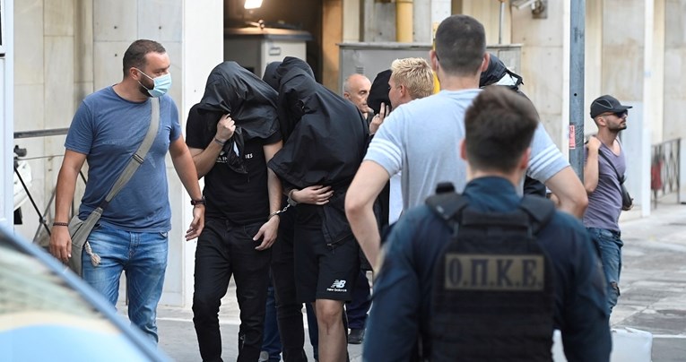 Dyshohet që tifozi grek u vra nga një grek tjetër 