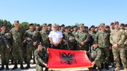 Një kontingjent i ushtarëve të Shqipërisë i bashkohet KFOR-it
