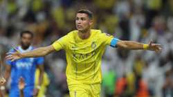 Ronaldo i lumtur për trofeun e parë në Arabi