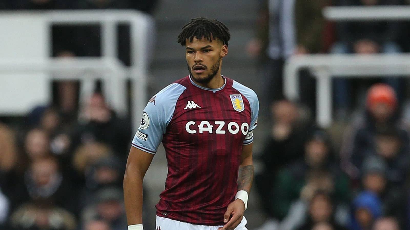 Aston Villa mbetet gjatë pa mbrojtësin Mings