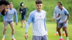 Norwichi nuk e ul çmimin për Rashicën, i cili insiston t’i bashkohet Galatasarayt