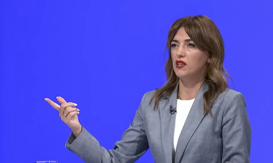 Deklarata e Haxhiut mbi Kushtetuesen shihet si ndërhyrje