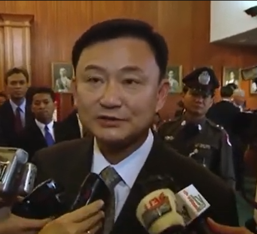 Ish-kryeministri Thaksin Shinawatra kthehet në Tajlandë pas ikjes së vetëvendosur