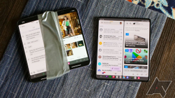 Dy iPhona të ngjitur punojnë si një Samsung Galaxy Fold