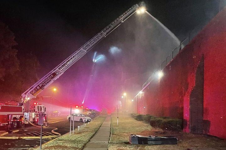 650 të burgosur evakuohen shkaku i zjarrit në Texas