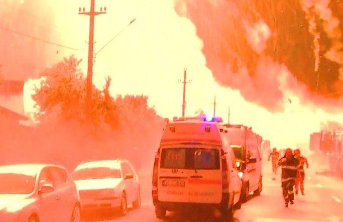 Shpërthime në një pikë karburantesh në Rumani, një i vdekur e afro 50 të plagosur
