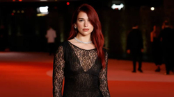 Dua Lipa publikon një numër që fansat t’i shkruajnë