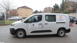Zveçani pajiset me veturë për transport të vaksinave dhe vizitave në shtëpi