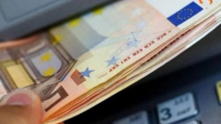 “Pagat e mëdha” në sektorin publik zvogëlohen nga janari