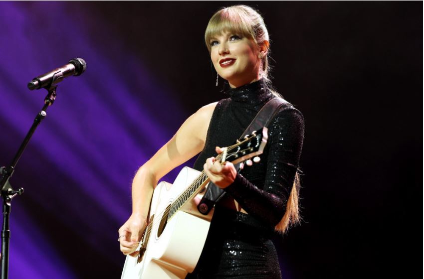 Taylor Swift jep donacion për viktimat e tornadove në Tennessee