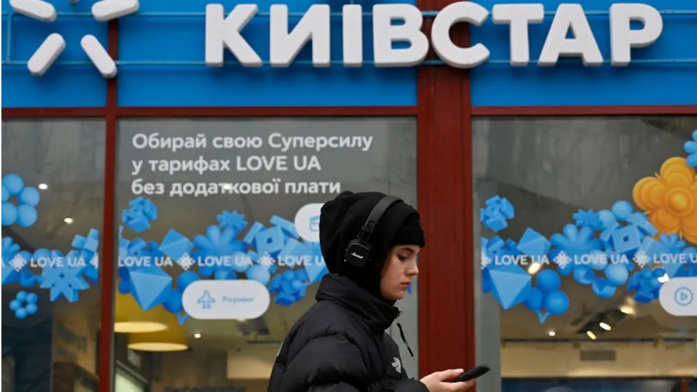 Operatori kryesor i telefonisë në Ukrainë goditet nga një sulm i madh kibernetik