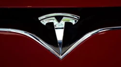 Tesla senkt vorübergehend die Preise für einige Autos in den USA“