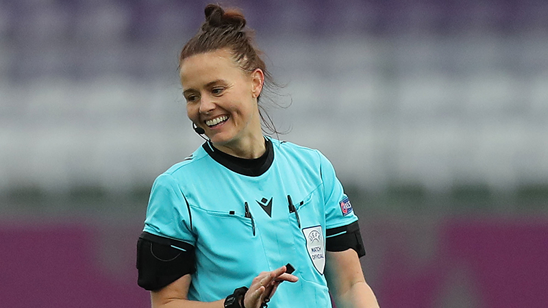 Welch, referja e parë që do ta drejtojë një ndeshje të Premier Leagues